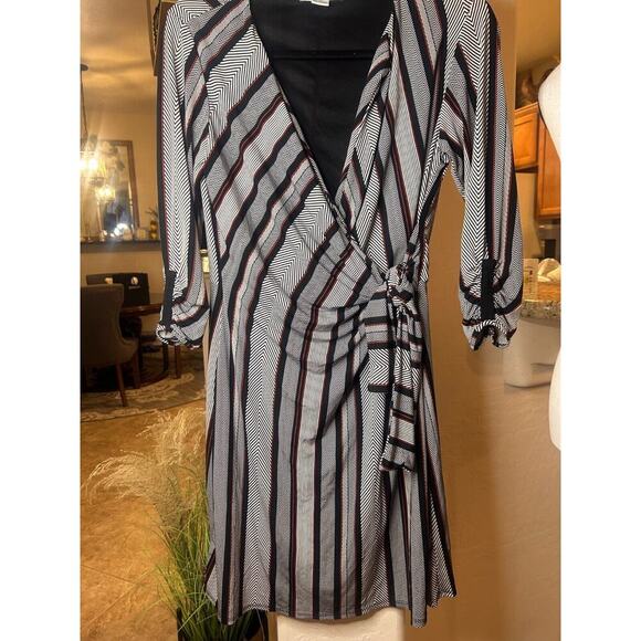 Liz Claiborne Women's Career Wrap Dress Size 8 - Picture 4 of 7